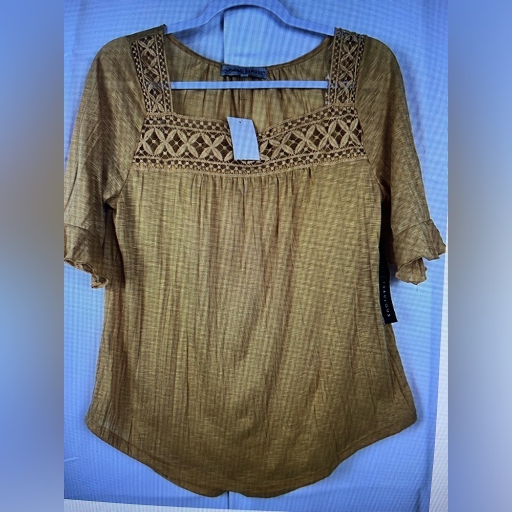 Absolutely Famous Womens Yellow Laced Crochet Square Neck Shirt Blouse Sz M NWT